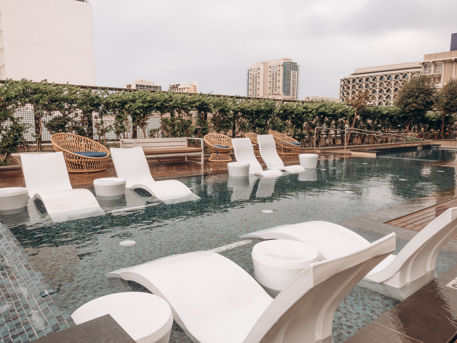 Hyatt Centric Waikiki - Pool Area