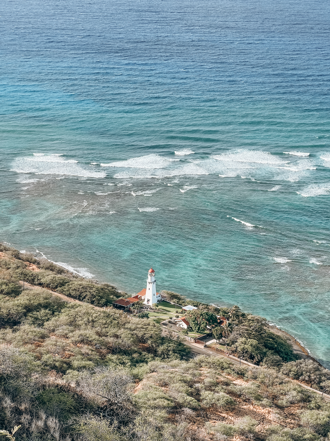 easy hikes in oahu - diamond head