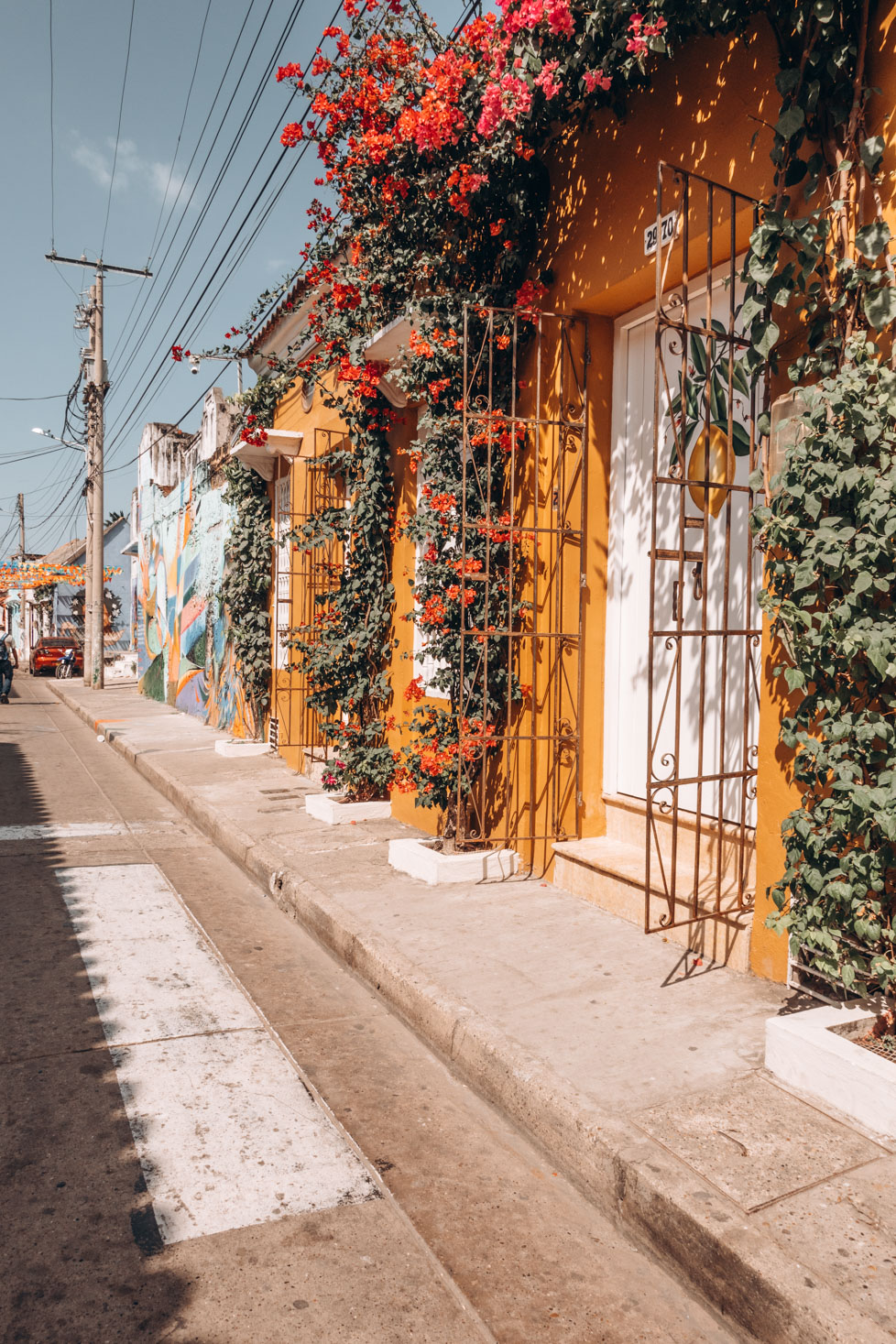 streets of cartagena colombia